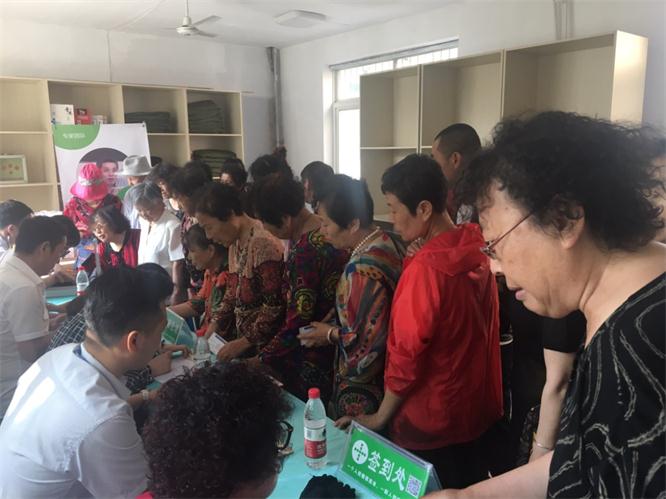 口腔义诊进社区，牙齿健康零距离