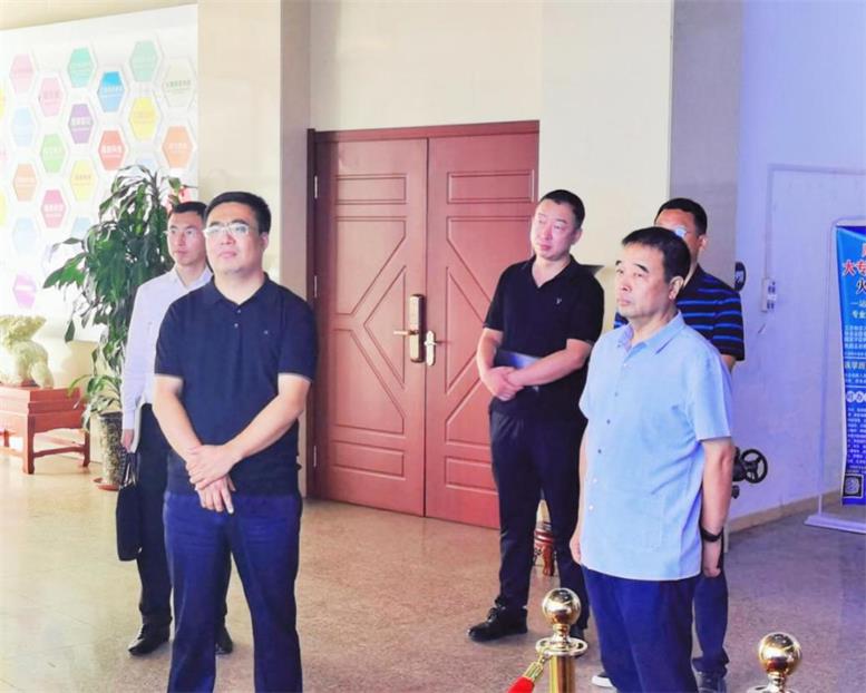 辽阳市白塔区委书记缪万举莅临中国·9091美高梅(股份)有限公司-官方网站信息调研领导.jpg 辽阳市白塔区委书记缪万举莅临中国·9091美高梅(股份)有限公司-官方网站信息调研领导.jpg